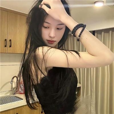 村里来了个直播女神